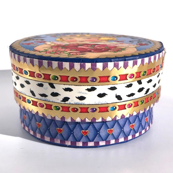 Mary Engelbreit The Queen of Hearts Round Trinket Box Pooch & Sweetheart 32846 - Picture 4 of 10